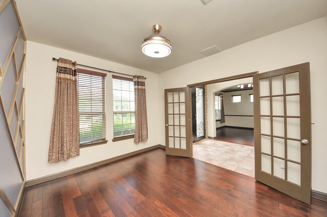 Building Photo - 26407 Wooded Hollow Ln