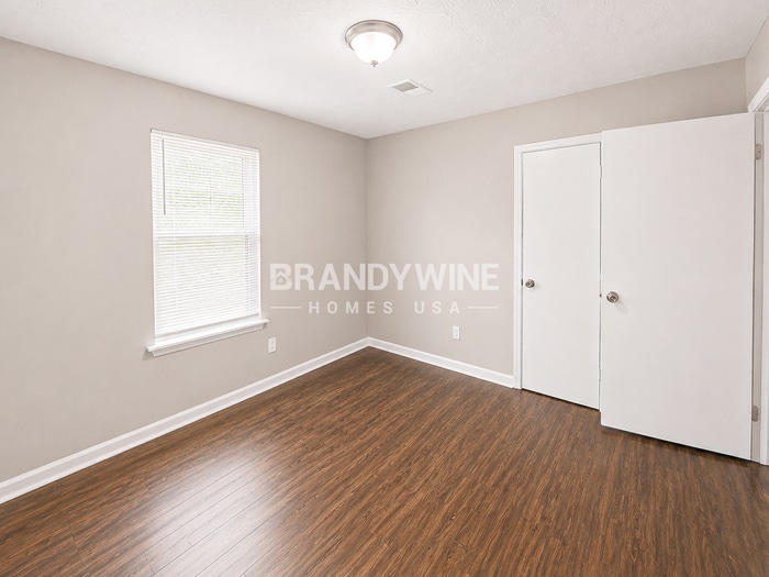 Building Photo - 5196 Brough Ln