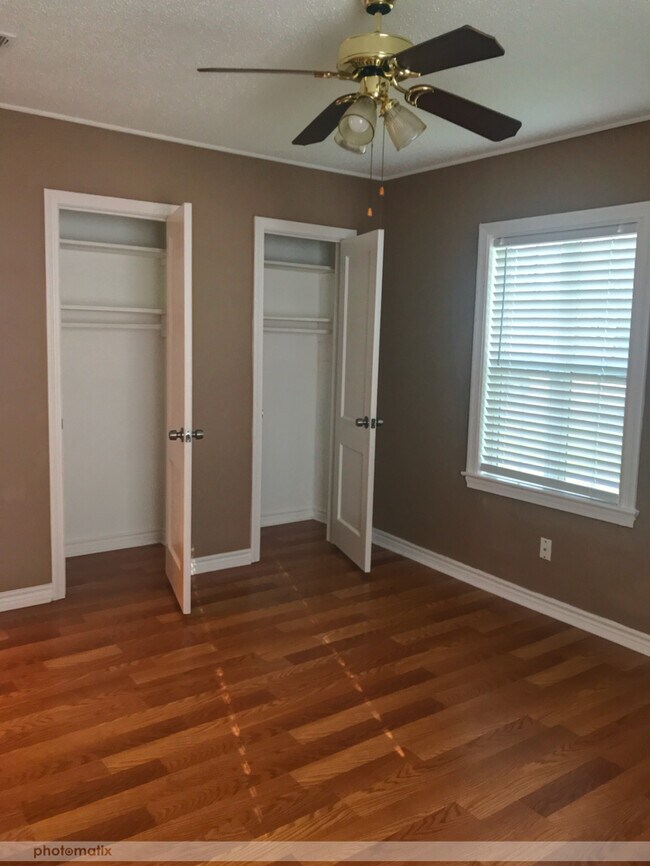 Building Photo - 509 Bluebonnet Dr