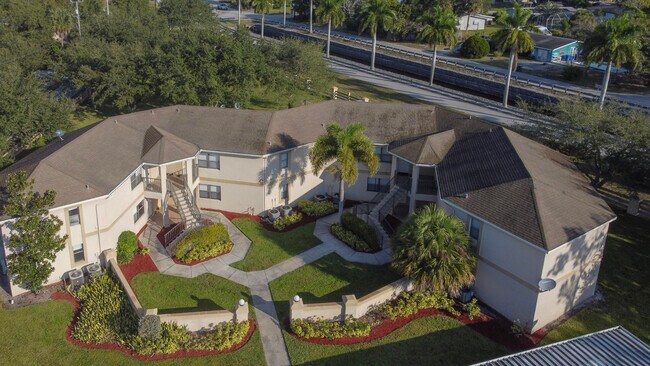 Building Photo - 2625 Heathcote Dr