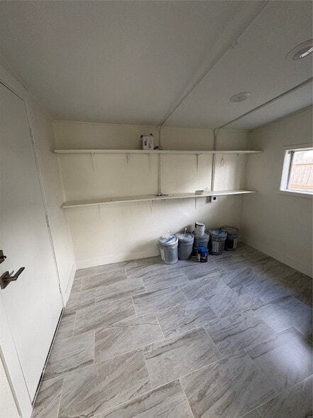 Building Photo - 704 S 10th St