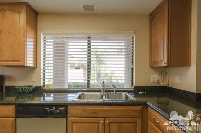 Building Photo - 72384 Ridgecrest Ln