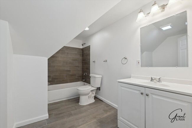 Building Photo - $1,995 - North End 4 Bedroom/ 1.5 bathroom...