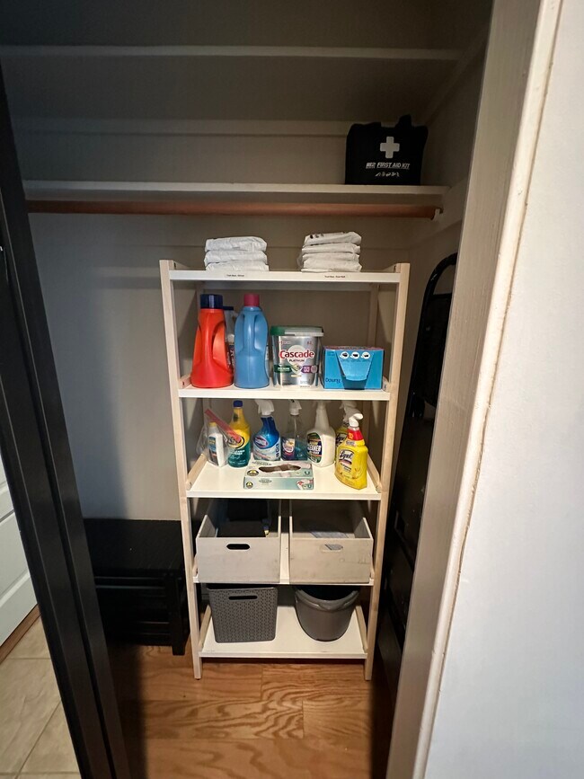 Building Photo - 3707 E Livingston Dr