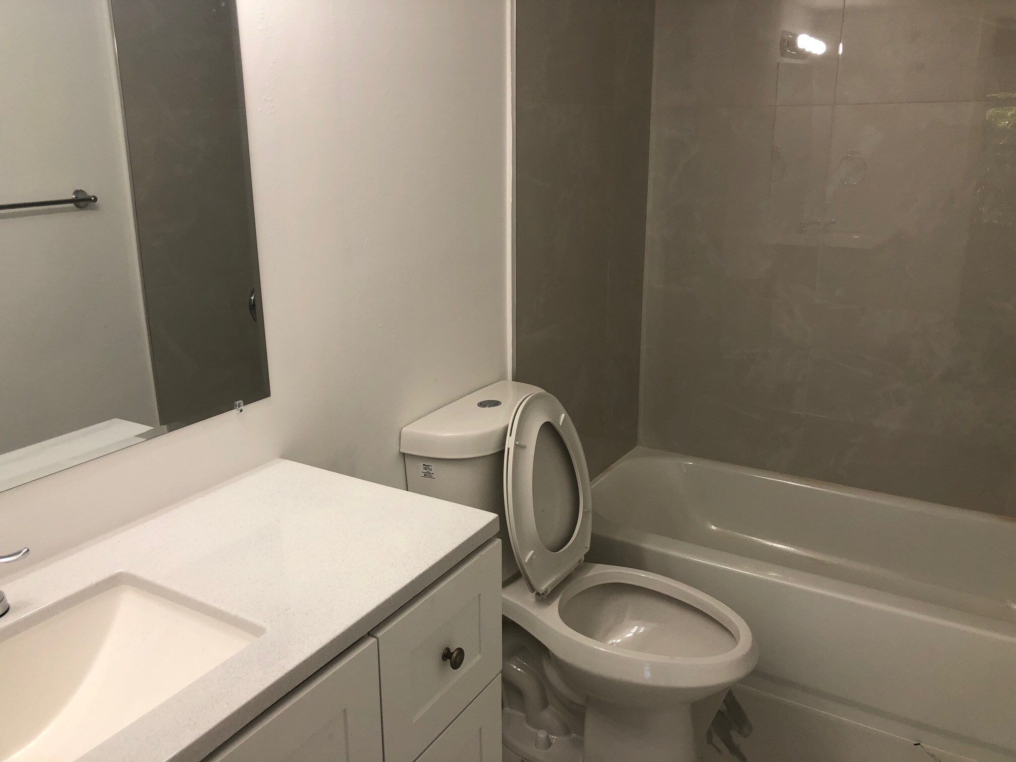 Building Photo - 203 Lake Pointe Dr