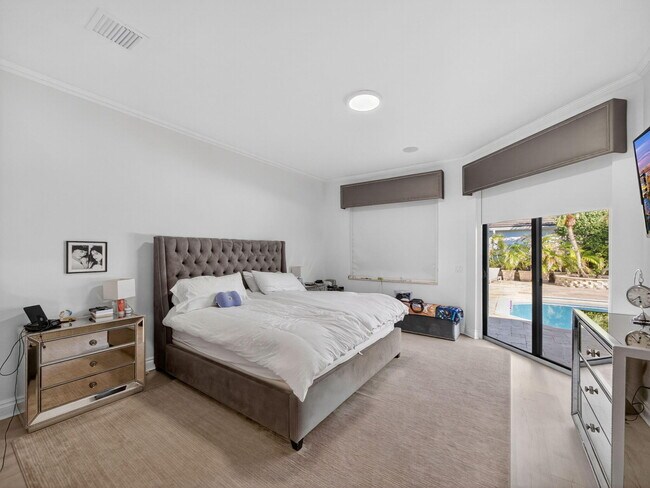 Building Photo - 125 Pembroke Dr