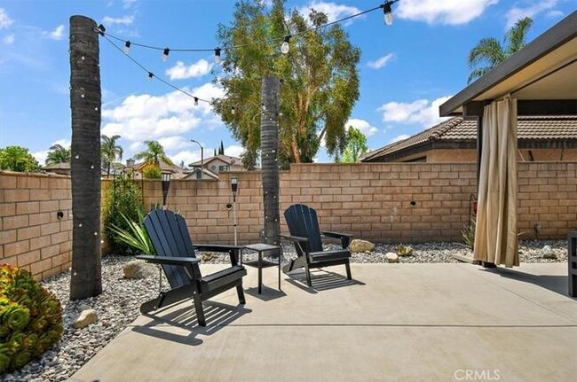 Building Photo - 11043 Country View Dr