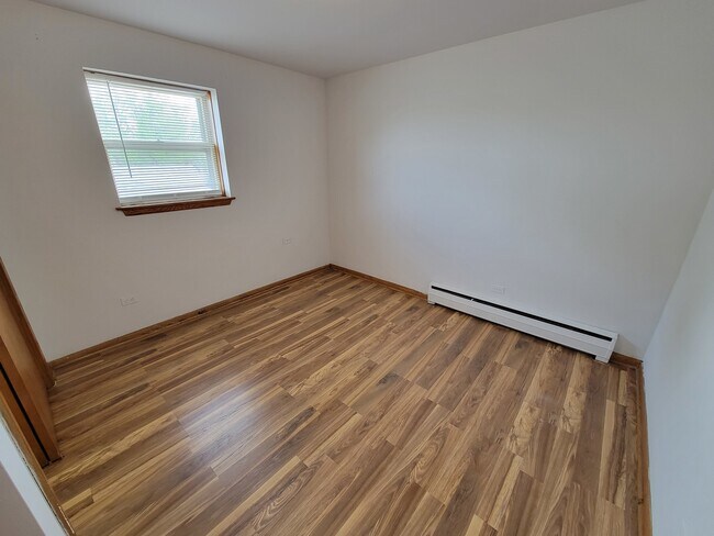 Building Photo - 2306 N 75th Ave