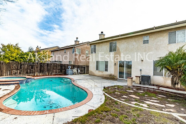 Building Photo - 813 Boulder Ave