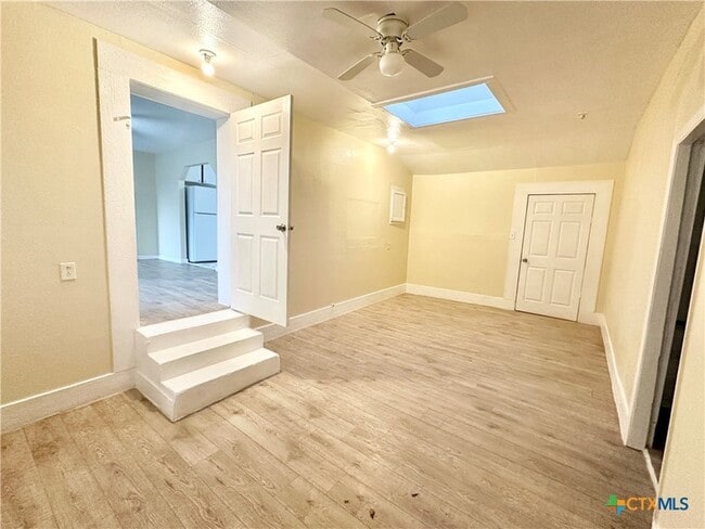 Building Photo - 104 E Fowler Ave