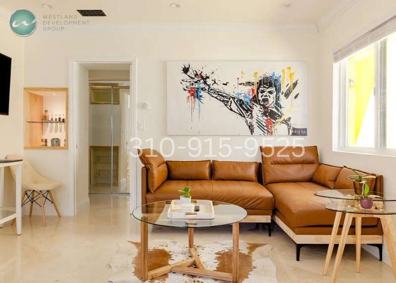 Building Photo - 11817 Darlington Ave