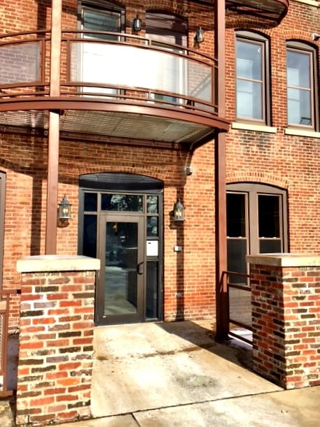 Building Photo - 315 E University Ave
