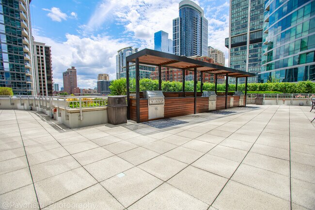 Building Photo - 1211 S Prairie Ave