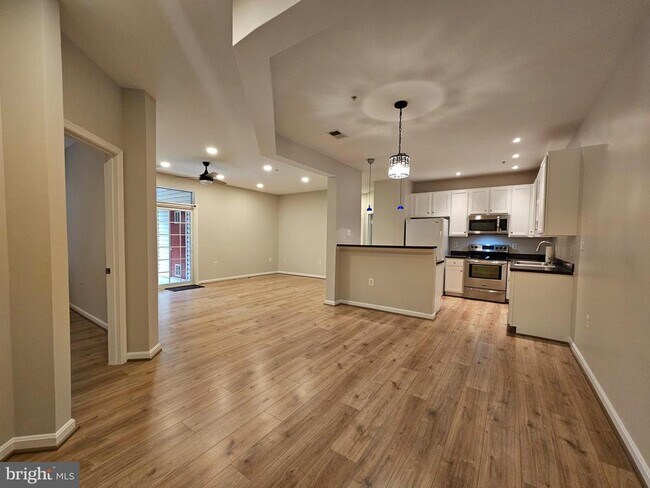 Building Photo - 6491 Cheyenne Dr