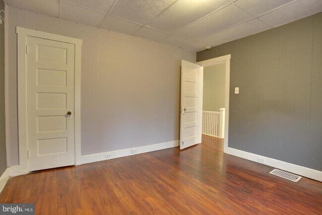 Building Photo - 420 Sunset Rd