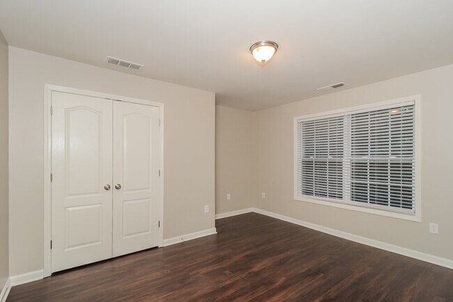 Building Photo - 42 Brookvalley Ct W
