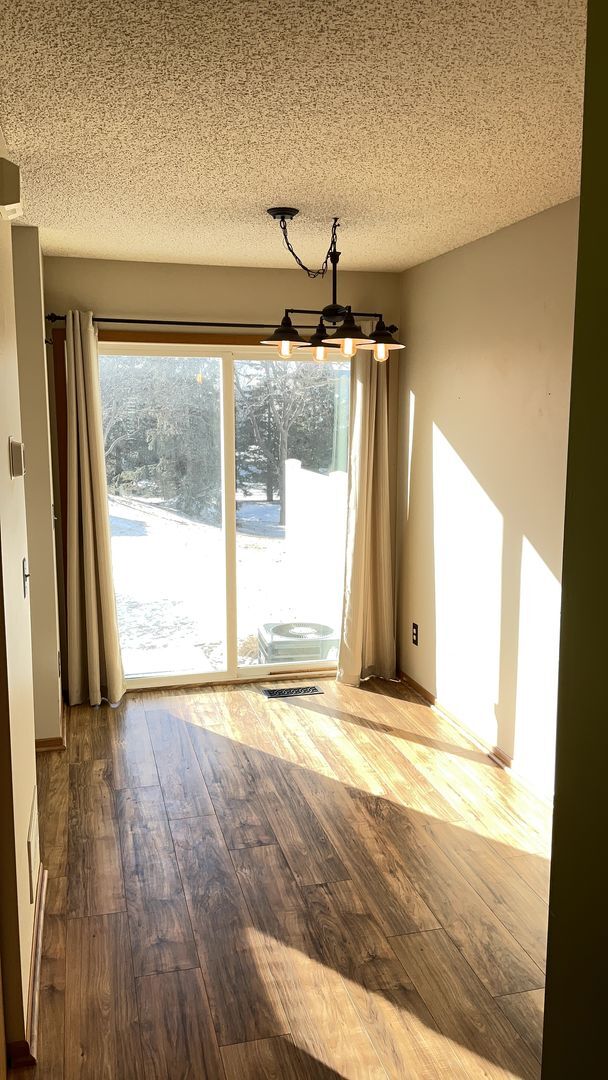 Building Photo - 2 Bed Apple Valley Townhome available 4/1/26!