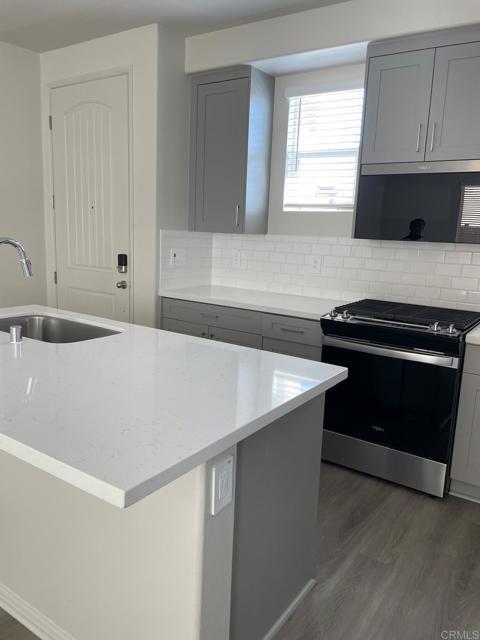 Building Photo - 28325 Via Moscotel