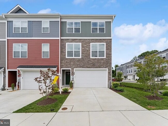 Primary Photo - 204 Jenkins Way