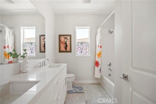 Building Photo - 151 Holliston
