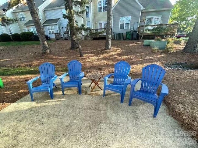 Building Photo - 8263 Southgate Commons Dr