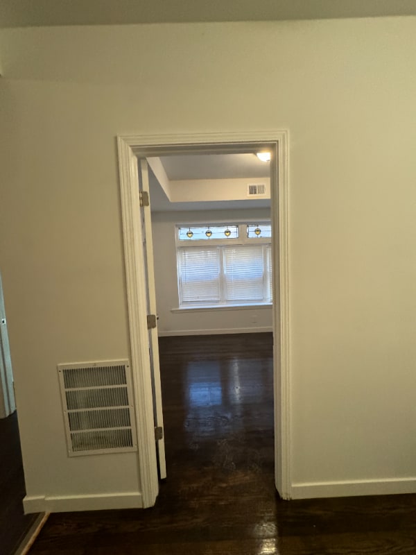 Building Photo - 8046 Ellis Ave