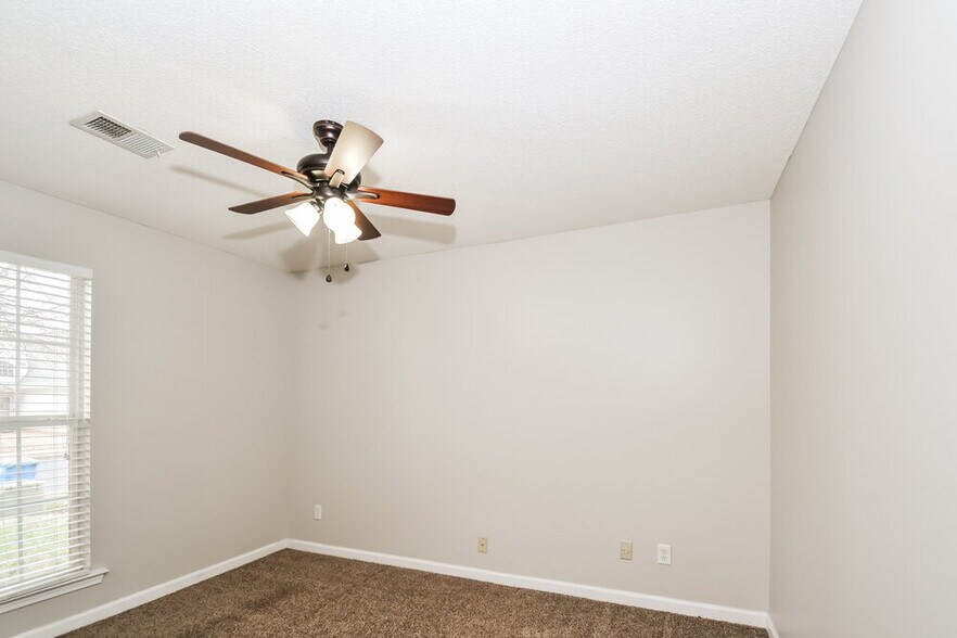 Building Photo - 11616 Leewood Dr