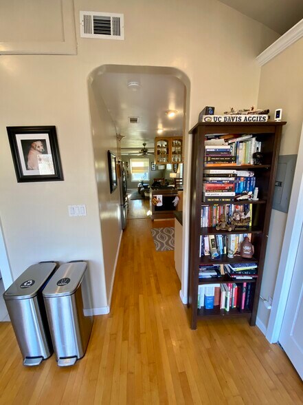 Building Photo - 5309 L St