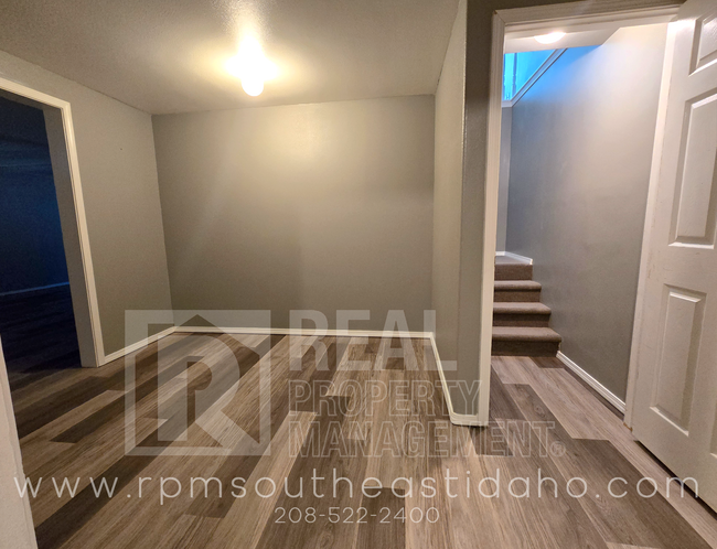 Building Photo - Spacious & Updated 4 Bedroom, 3 Bathroom Twin Home in Ammon (Idaho Falls) for Rent by Real Proper...