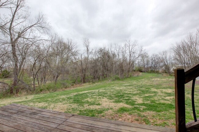 Building Photo - Executive Home on Cul de sac off exit 8.  Hurry.