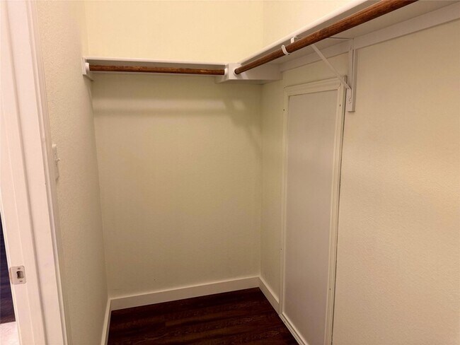 Building Photo - 408 Wolf Creek Way