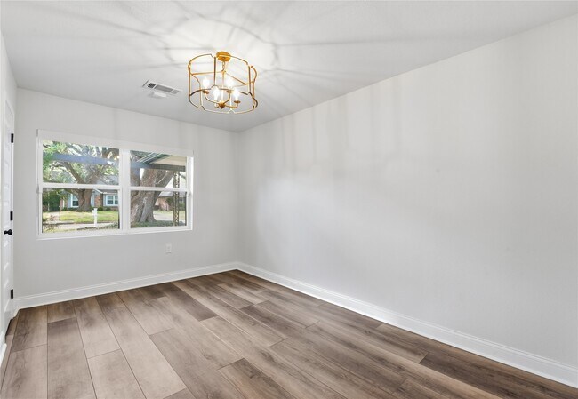 Building Photo - 2606 Parana Dr