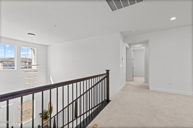 Building Photo - 325 S Pah Rah Rdg Dr