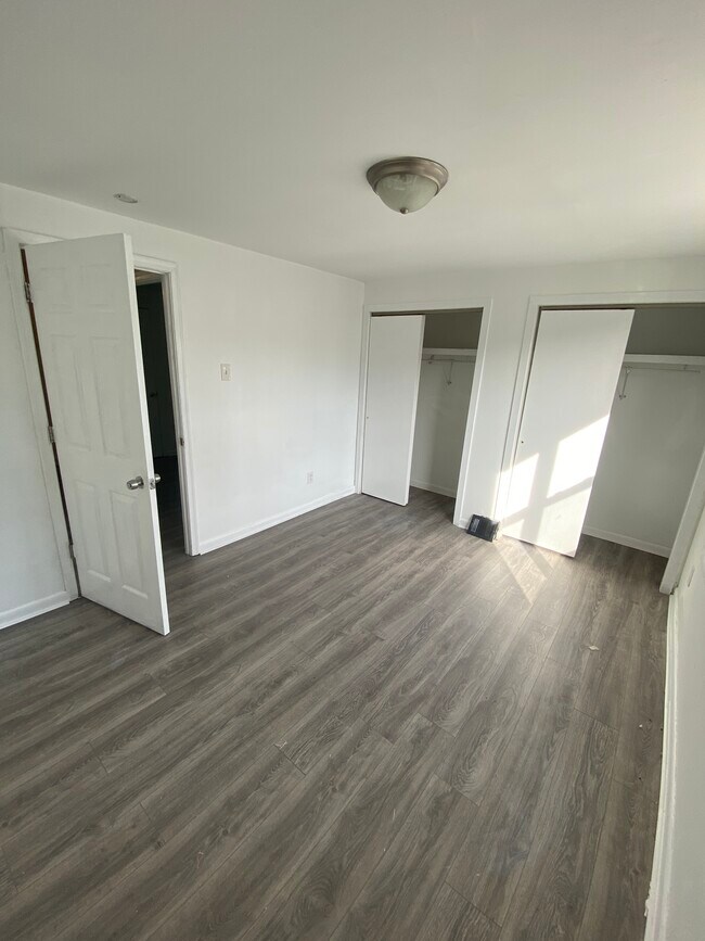 Bedroom 1 - 1619 Page St