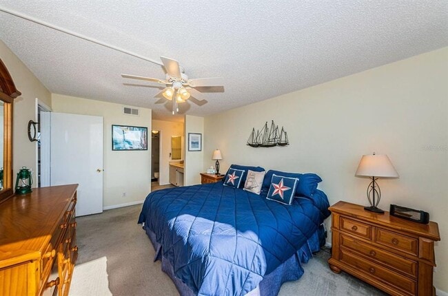 Building Photo - 6357 Bahia Del Mar Blvd S