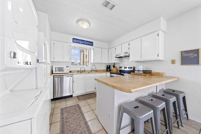 Building Photo - 25925 Canal Rd