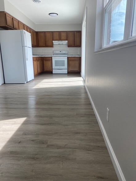 Building Photo - 103 lasalle st