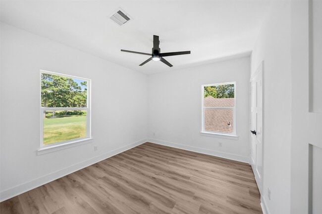 Building Photo - 23 Presidio Rd