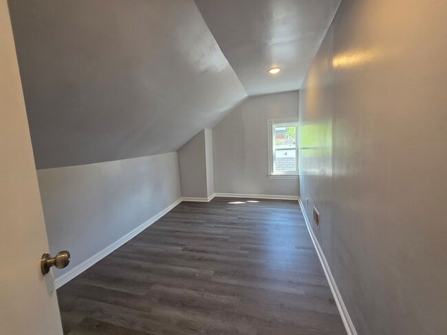 Building Photo - 1637 Rutherford Ave