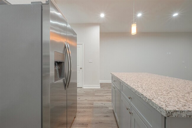 Building Photo - 2528 S Texas Ave