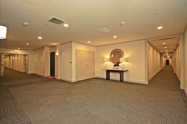 Building Photo - 7400 River Rd