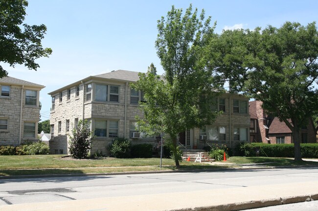 Building Photo - 5211 N Santa Monica Blvd