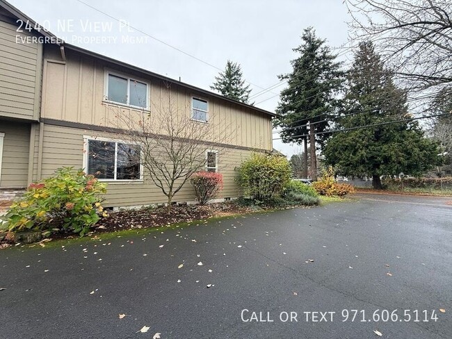 Building Photo - 2440 NE View Pl