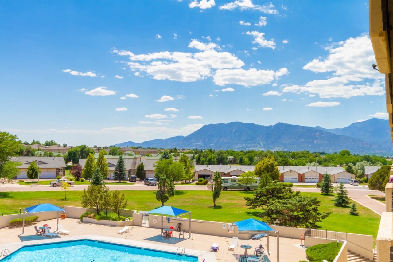 Building Photo - 411 Lakewood Cir