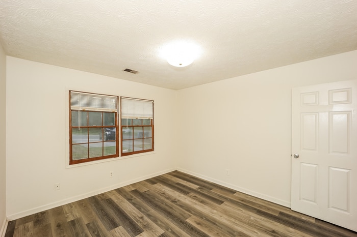 Building Photo - 7074 Williamsburg Dr