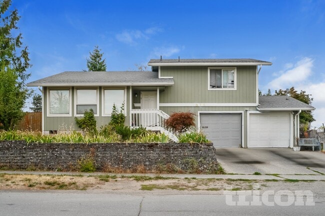 Building Photo - 835 S 76th St