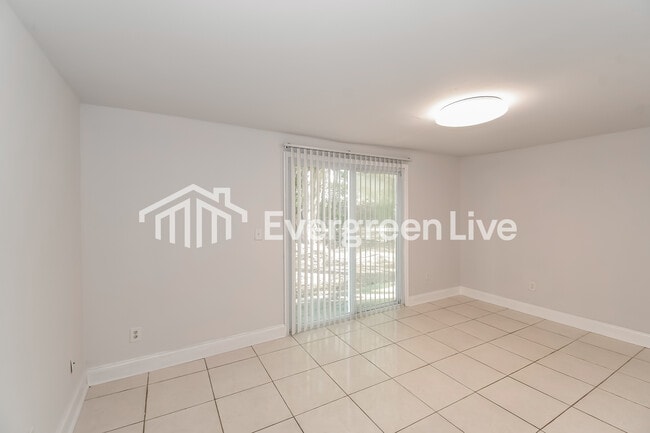 Building Photo - 2835 Belair Rd W