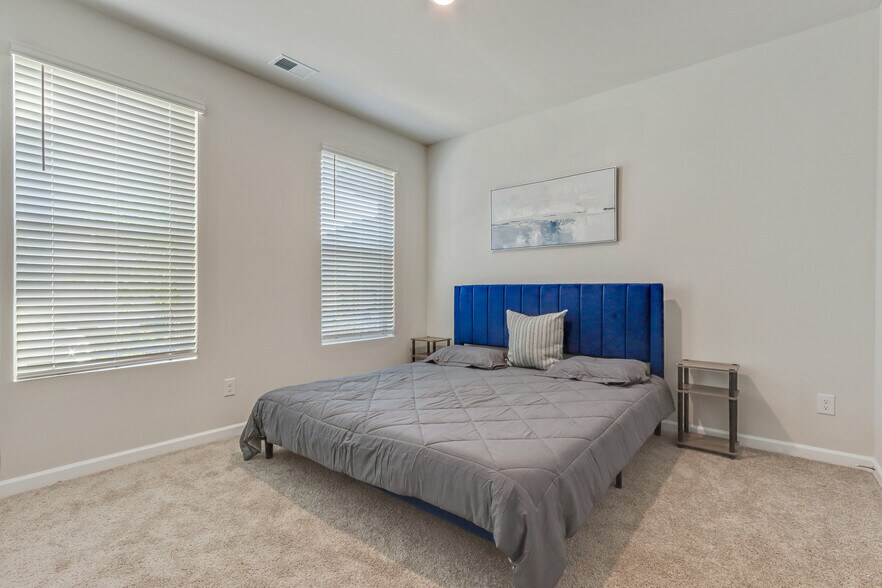 Building Photo - Room in Townhome on Chestnut Trce