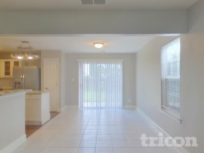 Building Photo - 106 Newbury Dr