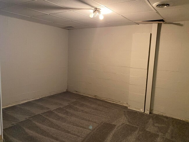 Building Photo - 822 Ronson Ave